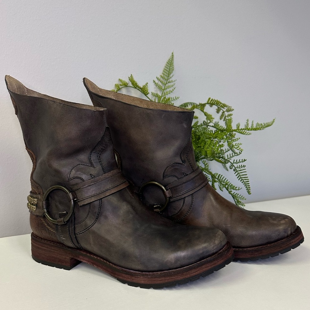 Freebird FB-HATCH RARE 2 Tone Women’s Boots || Sz 10M